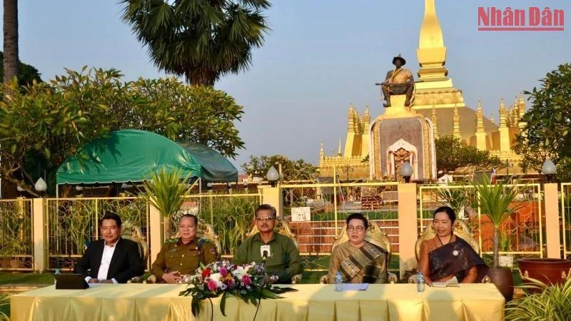 Đại diện Ban Tổ chức Lễ hội Thạt Luổng năm 2022 thông tin tại họp báo. (Ảnh: Nguyễn Hải Tiến)