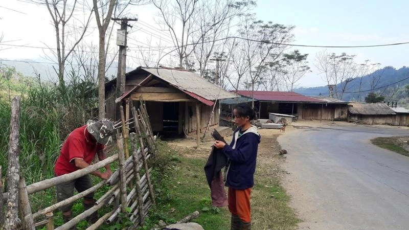 Lưới điện quốc gia đến khu dân cư ở Mường Lát, Thanh Hóa.