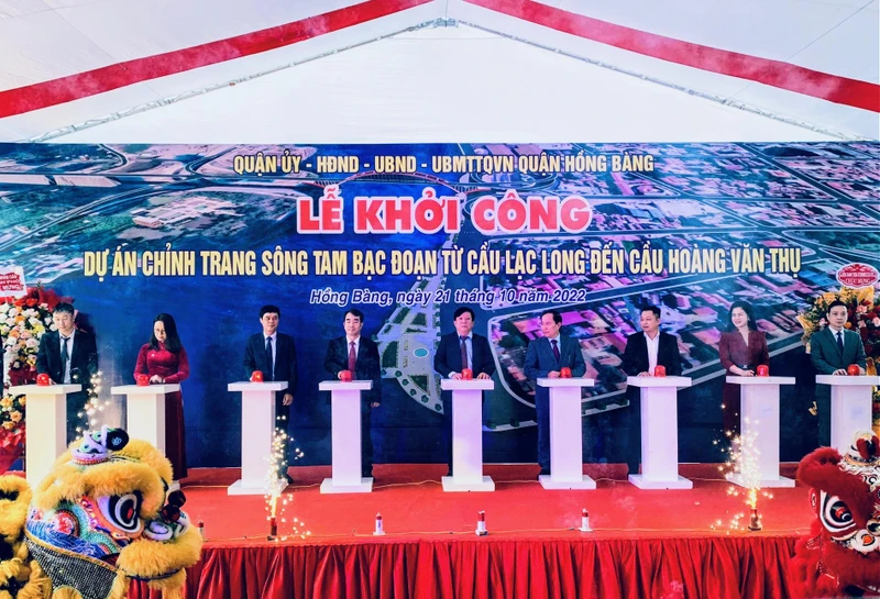 Các đơn vị trúng thầu bắt tay ngay vào tổ chức thi công công trình.