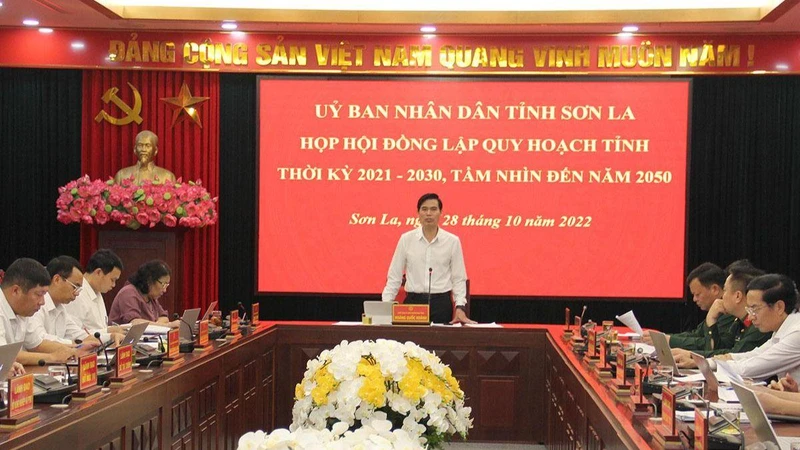 Họp Hội đồng lập quy hoạch tỉnh Sơn La thời kỳ 2021-2030, tầm nhìn đến năm 2050.