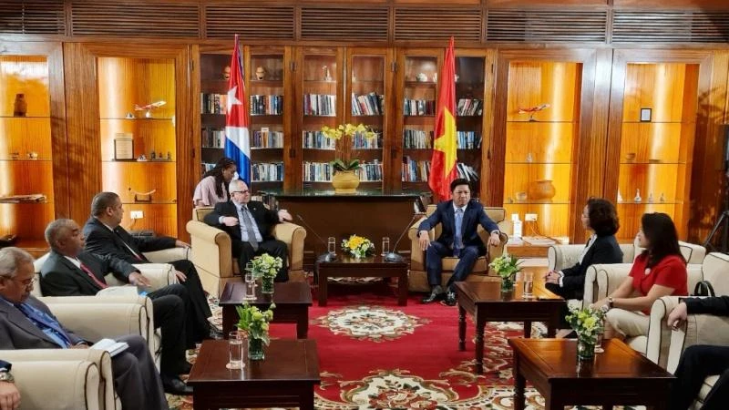 Buổi tiếp đồng chí Homero Acosta Álvarez, Ủy viên Trung ương Đảng, Tổng Thư ký Quốc hội và Hội đồng Nhà nước Cuba cùng Đoàn công tác.