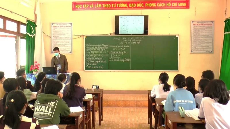 Có những thời điểm, riêng huyện Đắk Glong, tỉnh Đắk Nông nợ đọng kéo dài tới hơn 16 tỷ đồng tiền dạy kê, dạy gác của giáo viên.