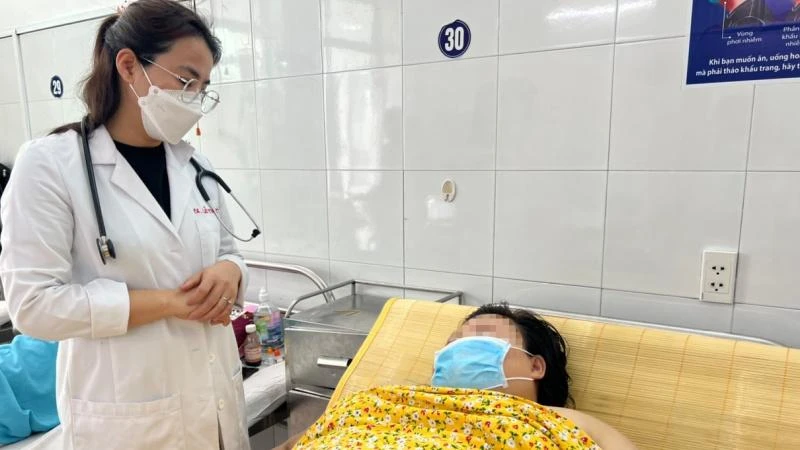 Sản phụ N.N.H đã sinh con an toàn nhờ sự hỗ trợ, can thiệp kịp thời của các y, bác sĩ liên viện Đà Nẵng. (Ảnh: Bệnh viện Đà Nẵng cung cấp)