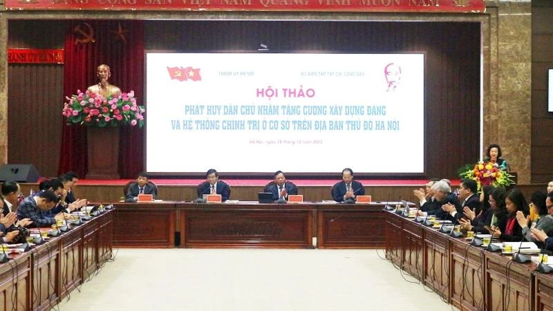 Quang cảnh hội thảo khoa học sáng 15/12.