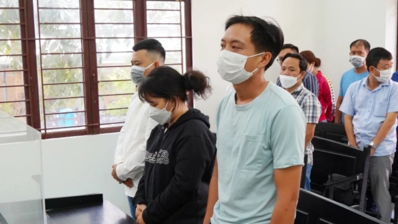 Các bị cáo tại phiên tòa.