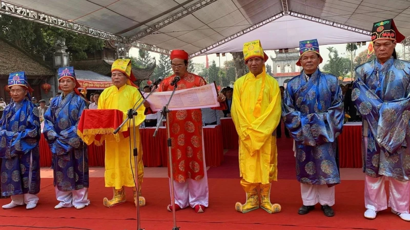 Văn tế tôn vinh truyền thống giáo dục, tôn vinh khoa bảng tại Lễ hội Văn miếu Mao Điền.