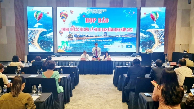 Sở Du lịch phối hợp Sở Thông tin và Truyền thông Bình Định tổ chức họp báo thông tin về các sự kiện trong chuỗi Lễ hội Du lịch Bình Định năm 2023.