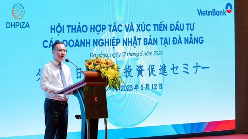 Phó Tổng Giám đốc VietinBank Nguyễn Đình Vinh phát biểu tại Hội thảo.