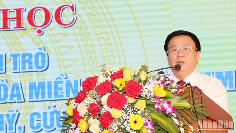 Đồng chí Nguyễn Xuân Thắng phát biểu chỉ đạo Hội thảo.