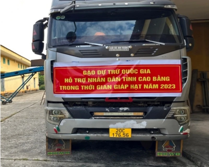Gạo dự trữ quốc gia hỗ trợ nhân dân trong thời gian giáp hạt năm 2023.