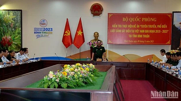 Đoàn công tác Bộ Quốc phòng làm việc với UBND tỉnh Bình Thuận kiểm tra thực hiện Ðề án “Tuyên truyền, phổ biến Luật Cảnh sát biển Việt Nam giai đoạn 2019-2023”.