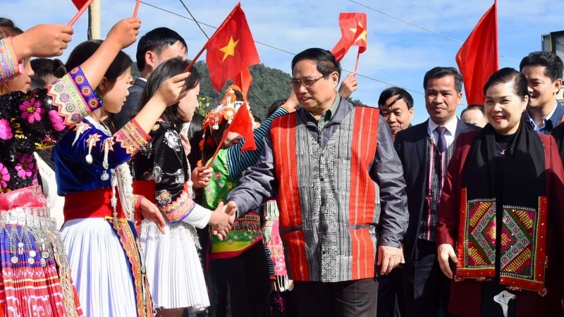 Thủ tướng Phạm Minh Chính tới dự Ngày hội Đại đoàn kết toàn dân tộc tại xã Sà Dề Phìn, huyện Sìn Hồ.