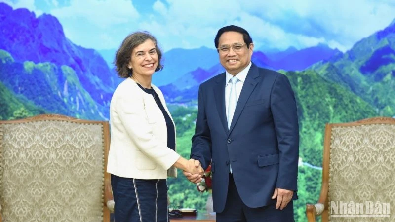 Thủ tướng Phạm Minh Chính tiếp Đại sứ Tây Ban Nha Carmen Cano de Lasala tới chào xã giao nhân dịp bắt đầu nhiệm kỳ tại Việt Nam. (Ảnh: Trần Hải)