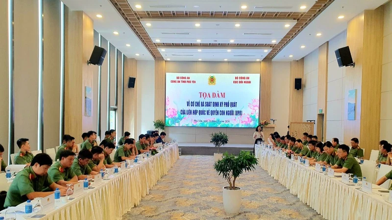 Quang cảnh tọa đàm về Cơ chế rà soát định kỳ phổ quát của Liên hợp quốc về quyền con người. (Ảnh: Ban tổ chức cung cấp)