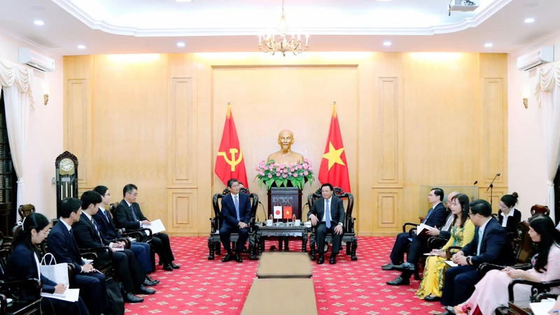 Quang cảnh buổi tiếp xã giao.