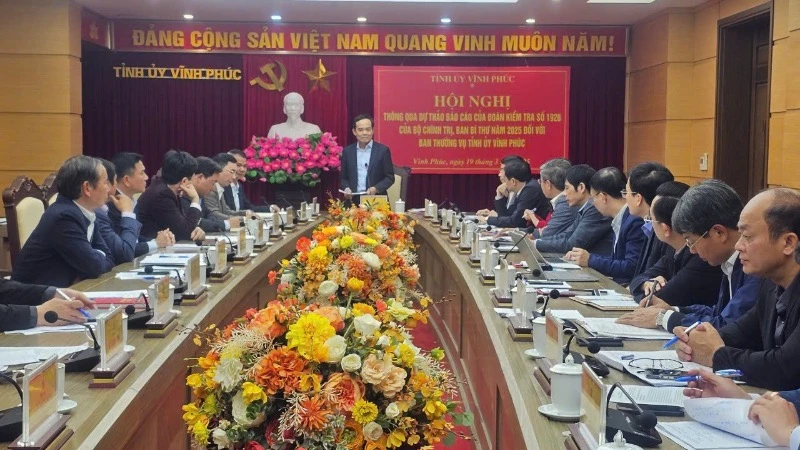 Toàn cảnh buổi làm việc. 