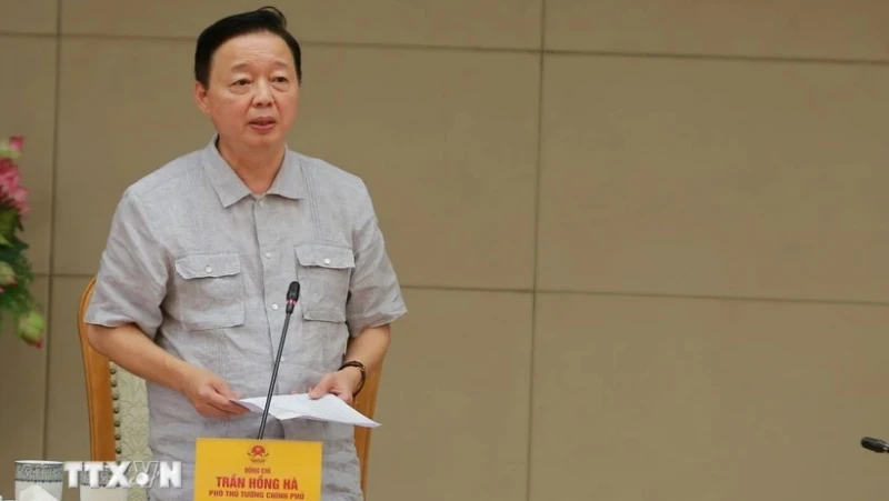Phó Thủ tướng Trần Hồng Hà phát biểu chỉ đạo tại cuộc họp. (Ảnh: Diệp Trương/TTXVN)