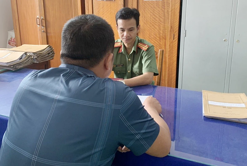 Công an huyện Bắc Trà My làm việc với ông P.T.T.