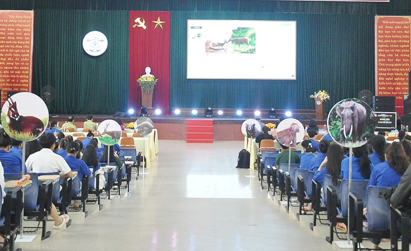 Quang cảnh tọa đàm “Bảo tồn động vật hoang dã và phục hồi đa dạng sinh học”.
