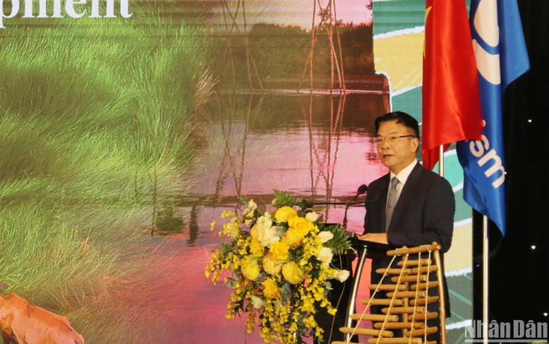 Phó Thủ tướng Lê Thành Long phát biểu tại Hội nghị quốc tế về Du lịch nông thôn.