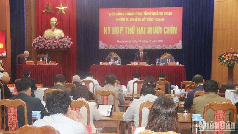Quang cảnh kỳ họp thứ 29, Hội đồng nhân dân tỉnh Quảng Nam. 