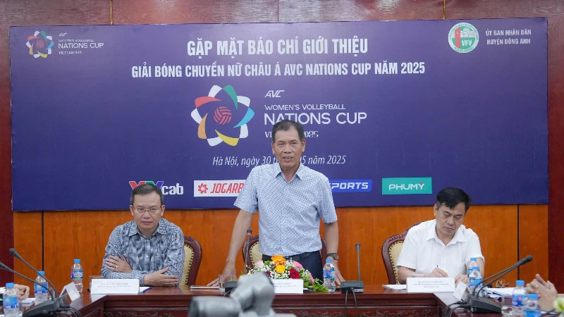 Ban Tổ chức họp báo tại Hà Nội.
