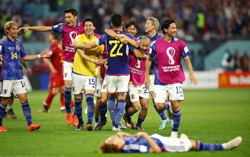 Các cầu thủ Nhật Bản thi đấu kiên cường để bước vào vòng 1/8 World Cup 2022.