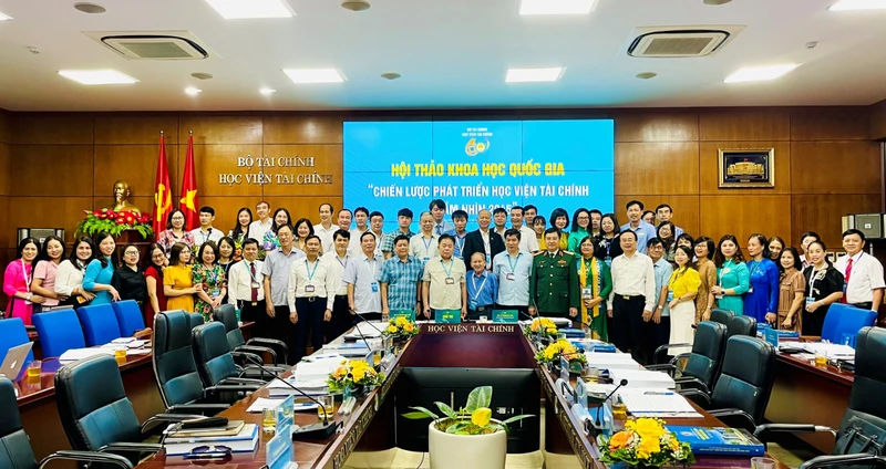 Hơn 98% sinh viên tốt nghiệp có việc làm chỉ sau một năm