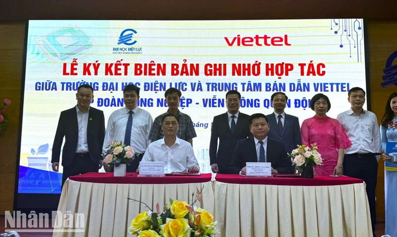 Trường Đại học Điện lực ký kết biên bản ghi nhớ hợp tác đào tạo với nhiều doanh nghiệp công nghệ lớn, thúc đẩy liên kết đào tạo, nghiên cứu và phát triển nhân lực chất lượng cao.