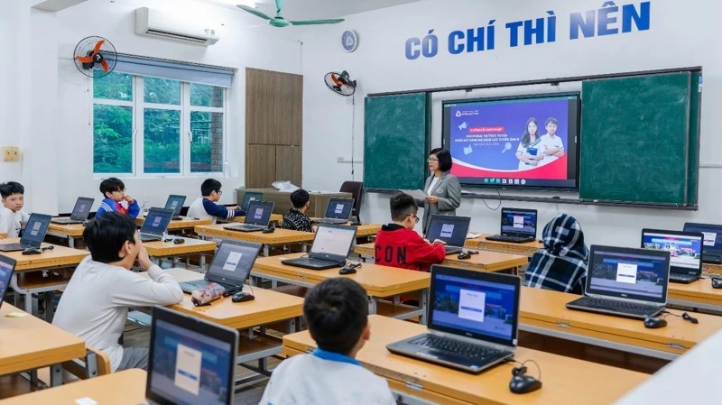 Hơn 4 nghìn học sinh lớp 5 tham gia khảo sát đánh giá năng lực trên máy tính.