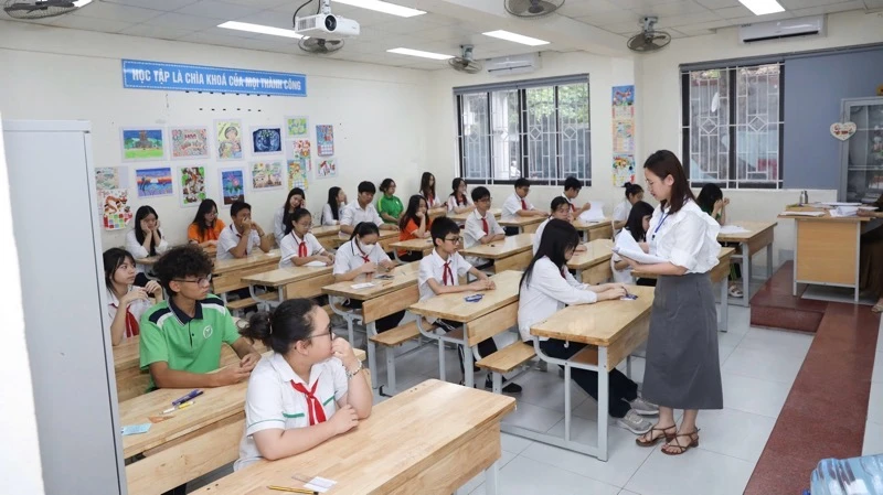 Kỳ thi thu hút 1.815 học sinh xuất sắc đến từ 15 trường trung học cơ sở trên địa bàn quận Ba Đình, Hà Nội.
