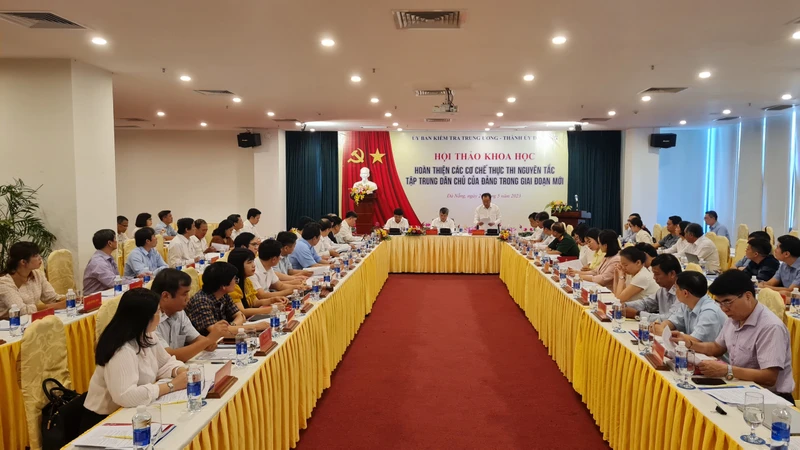 Hội thảo khoa học “Hoàn thiện các cơ chế thực thi nguyên tắc tập trung dân chủ của Đảng trong giai đoạn mới”.