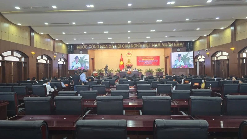 Điểm cầu chính chương trình Hội đồng nhân dân thành phố Đà Nẵng với cử tri.