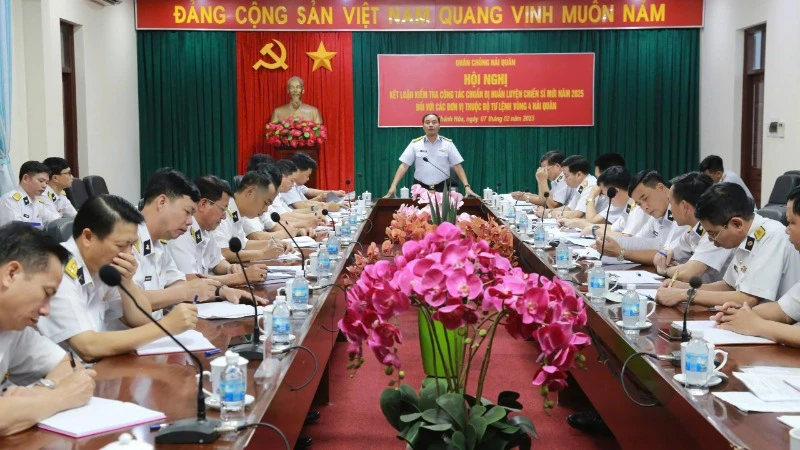 Đoàn công tác của Quân chủng Hải quân kiểm tra công tác chuẩn bị huấn luyện chiến sỹ mới tại Vùng 4.
