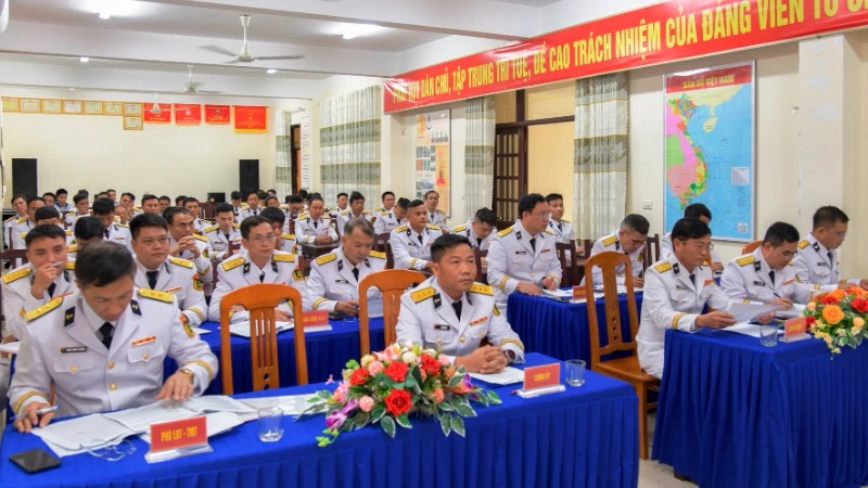 Các đại biểu dự Lễ tuyên dương quân nhân chuyên nghiệp xuất sắc, tiêu biểu.