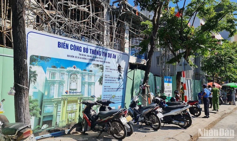 Hiện trường nơi xảy ra vụ tai nạn lao động thương tâm. (Ảnh: ANH ĐÀO)