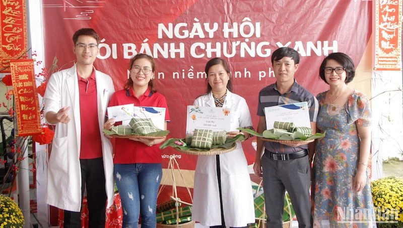 Đây là hoạt động thường niên của Bệnh viện 199 mỗi dịp Tết đến, Xuân về. (Ảnh ANH ĐÀO)