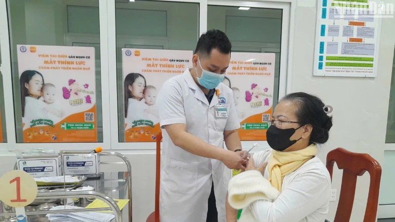 Ngành Y tế Đà Nẵng khuyến cáo người dân chủ động phòng, chống bệnh sởi, bệnh cúm và thực hiện tiêm vaccine phòng bệnh theo quy định. (Ảnh: ANH ĐÀO)