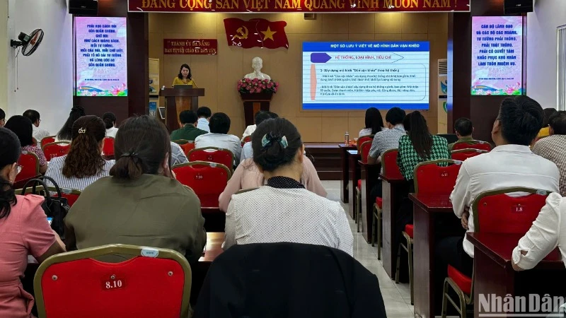 Ban Tuyên giáo và Dân vận Thành ủy Đà Nẵng tổ chức phát động Cuộc thi Báo chí viết về mô hình “Dân vận khéo” tiêu biểu năm 2025 và tập huấn cho các cơ quan, đơn vị về cách triển khai tiếp cận đề tài. (Ảnh: ANH ĐÀO)