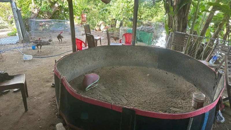 Hiện trường "sới bạc" vừa bị cơ quan chức năng thành phố Đà Nẵng triệt xóa. (Ảnh: Công an cung cấp)