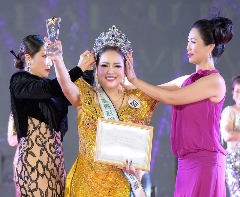 CEO Nguyễn Thụy Lê Thùy nhận danh hiệu Hoa hậu Đại sứ Du lịch cuộc thi Hoa hậu Doanh nhân Hoàn vũ Việt Nam 2025.