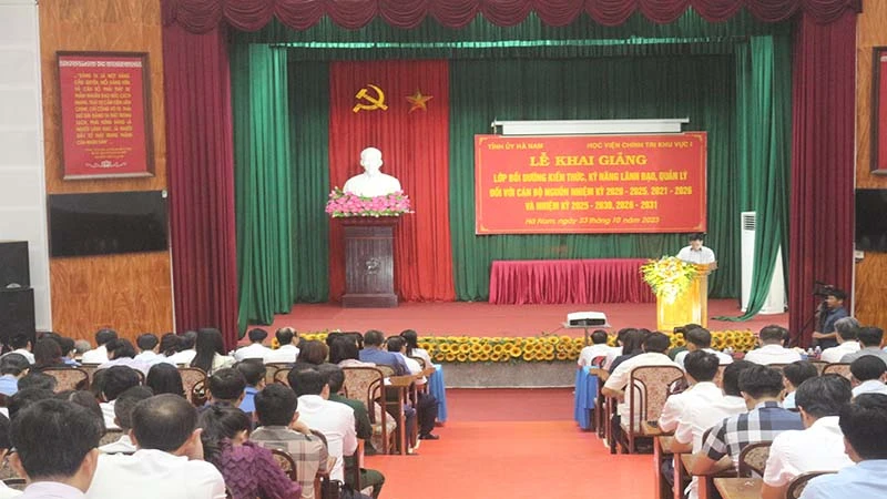 Quang cảnh lễ khai giảng.