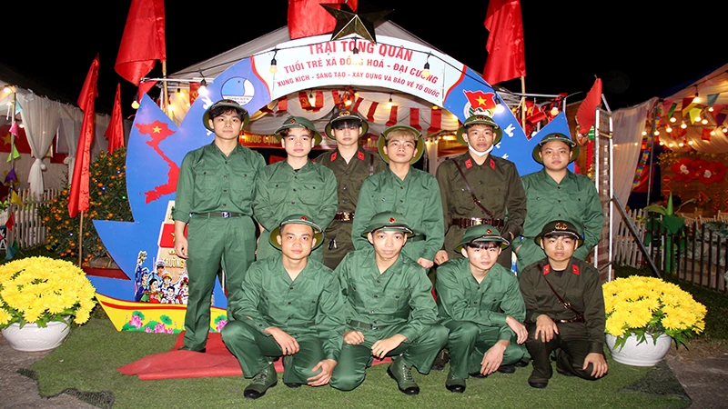 Các thanh niên huyện Kim Bảng trong ngày hội tòng quân.