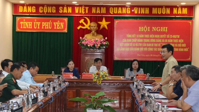 Nhiều tham luận về nâng cao hiệu quả hoạt động, đáp ứng yêu cầu nhiệm vụ công tác dân vận trong tình hình mới.