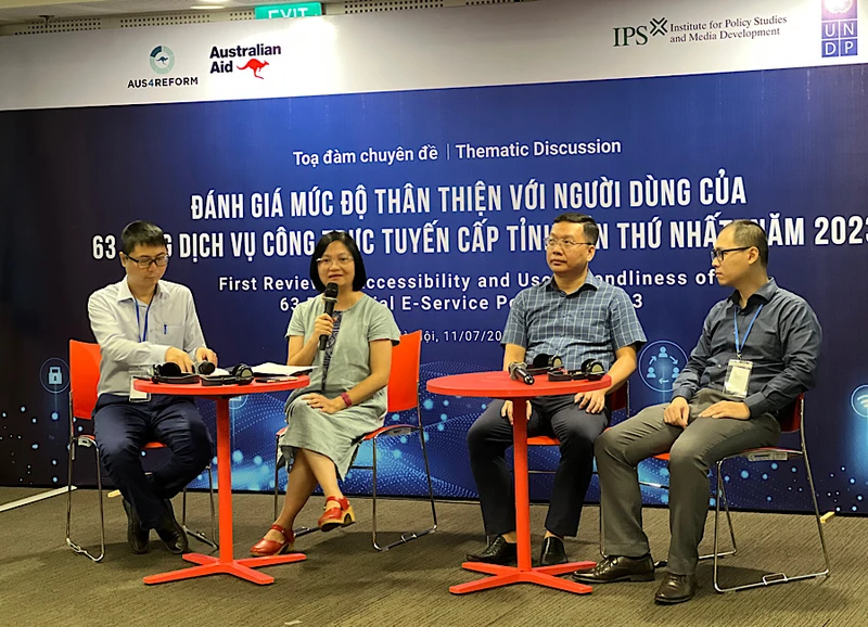 Các chuyên gia tham gia thảo luận tại buổi tọa đàm.