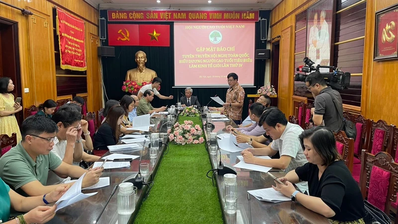 Thông tin tuyên truyền về Hội nghị "Người cao tuổi tiêu biểu làm kinh tế giỏi lần thứ IV".