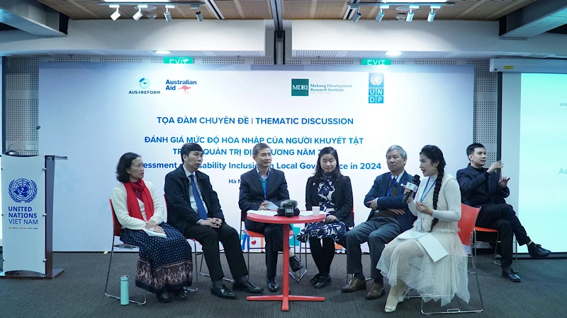 Các đại biểu thảo luận và chia sẻ thông tin tại buổi tọa đàm.