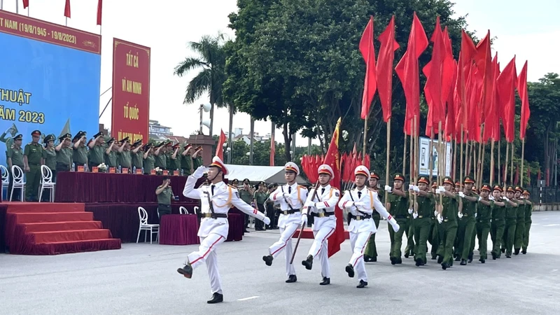 Khai mạc hội thi Điều lệnh, quân sự, võ thuật, công an tỉnh Ninh Bình năm 2023. (Ảnh: Xuân Trường)