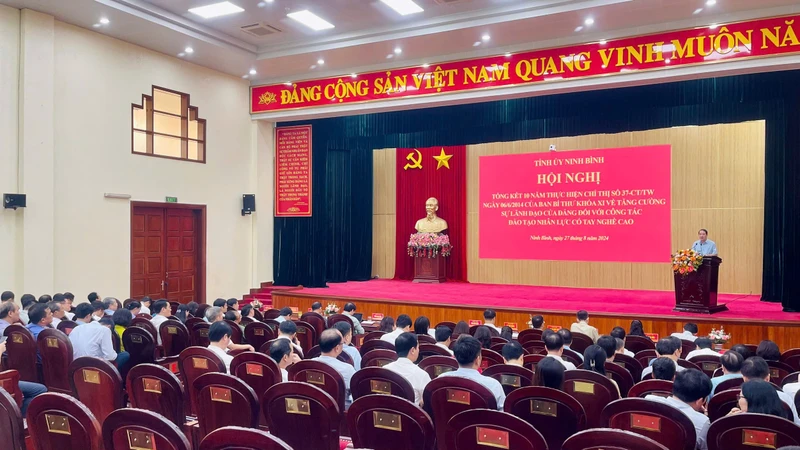 Quang cảnh hội nghị.