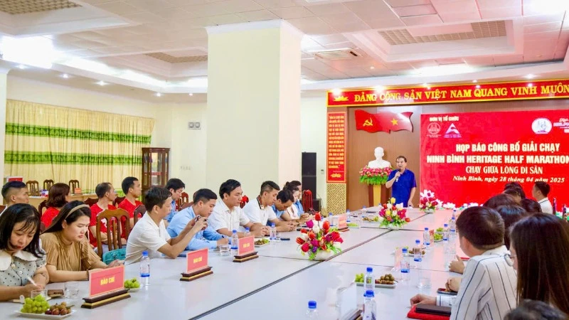 Quang cảnh buổi họp báo.